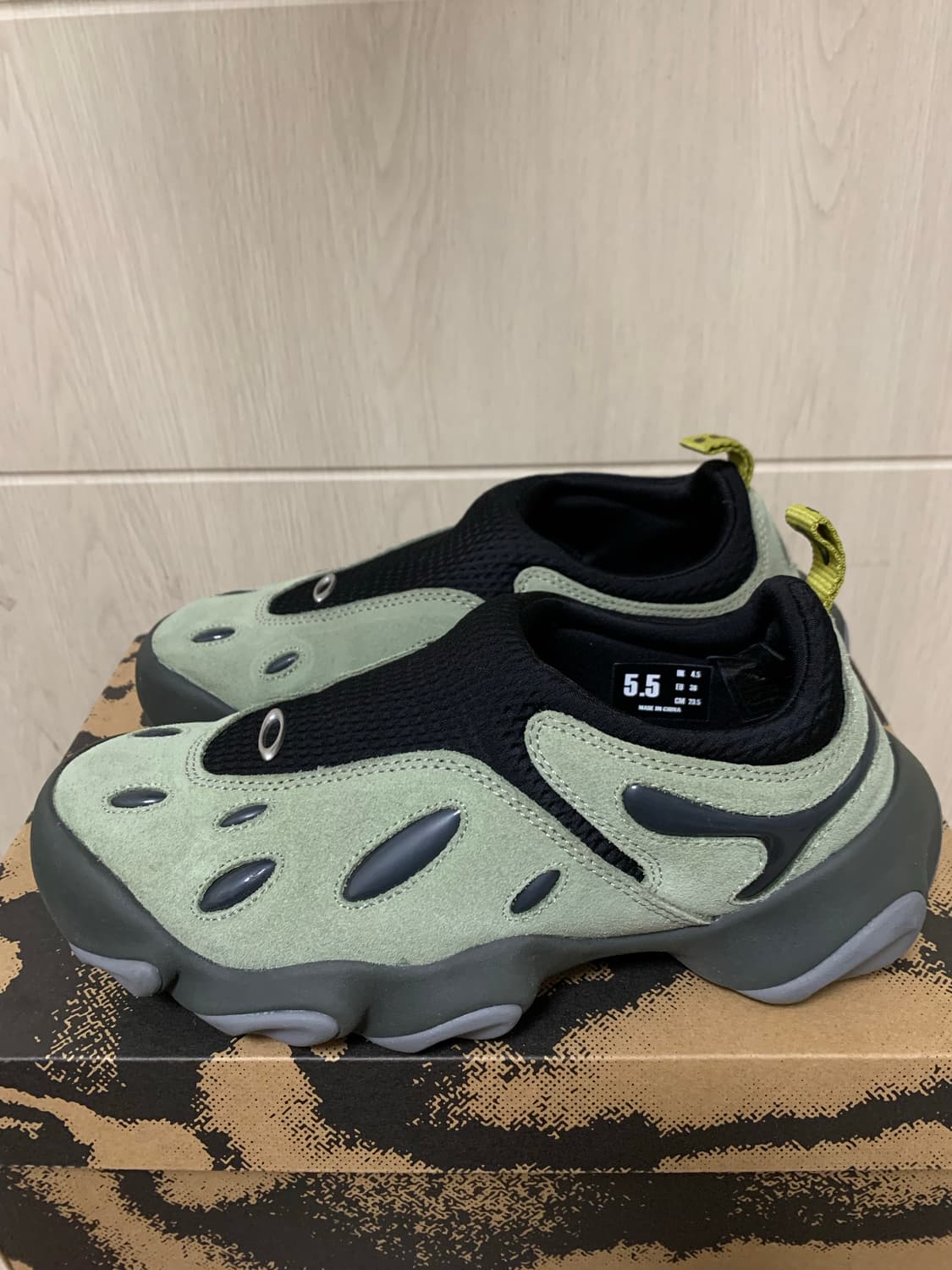 오클리 팩토리 팀 x 브레인 데드 오비탈 플래시 티 블랙 상품이미지6