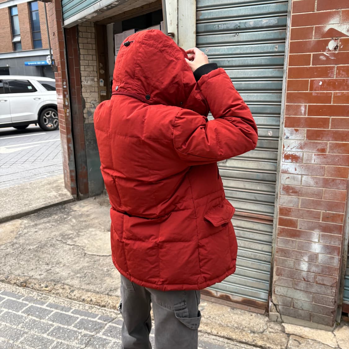씨피컴퍼니 덕다운 레드 고글 후디드 푸퍼 자켓(탈부착) 상품이미지2