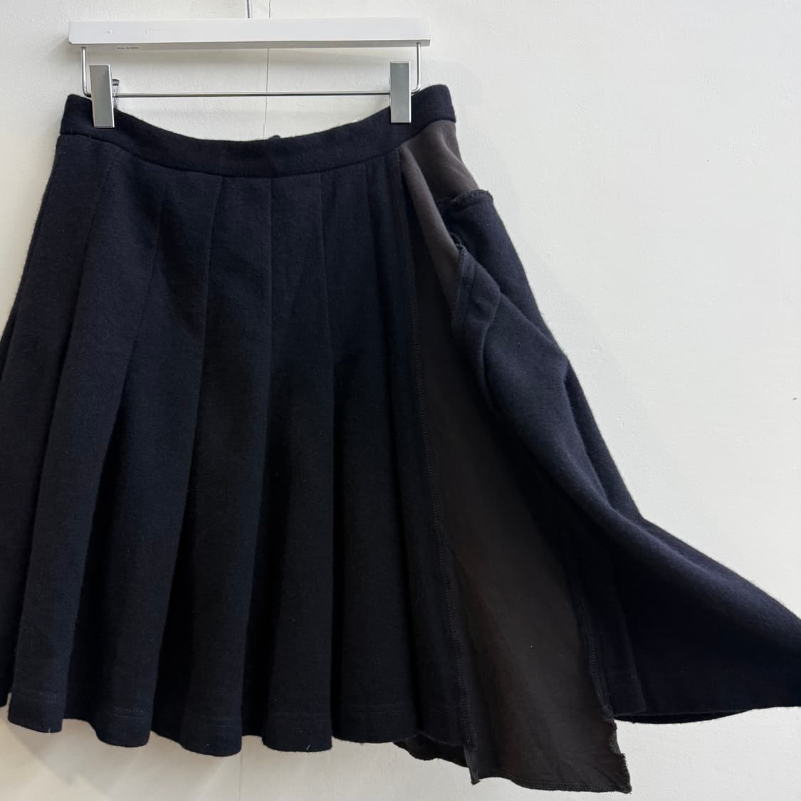 Comme des Garcons H&M 울 플리츠 미디스커트 상품이미지3