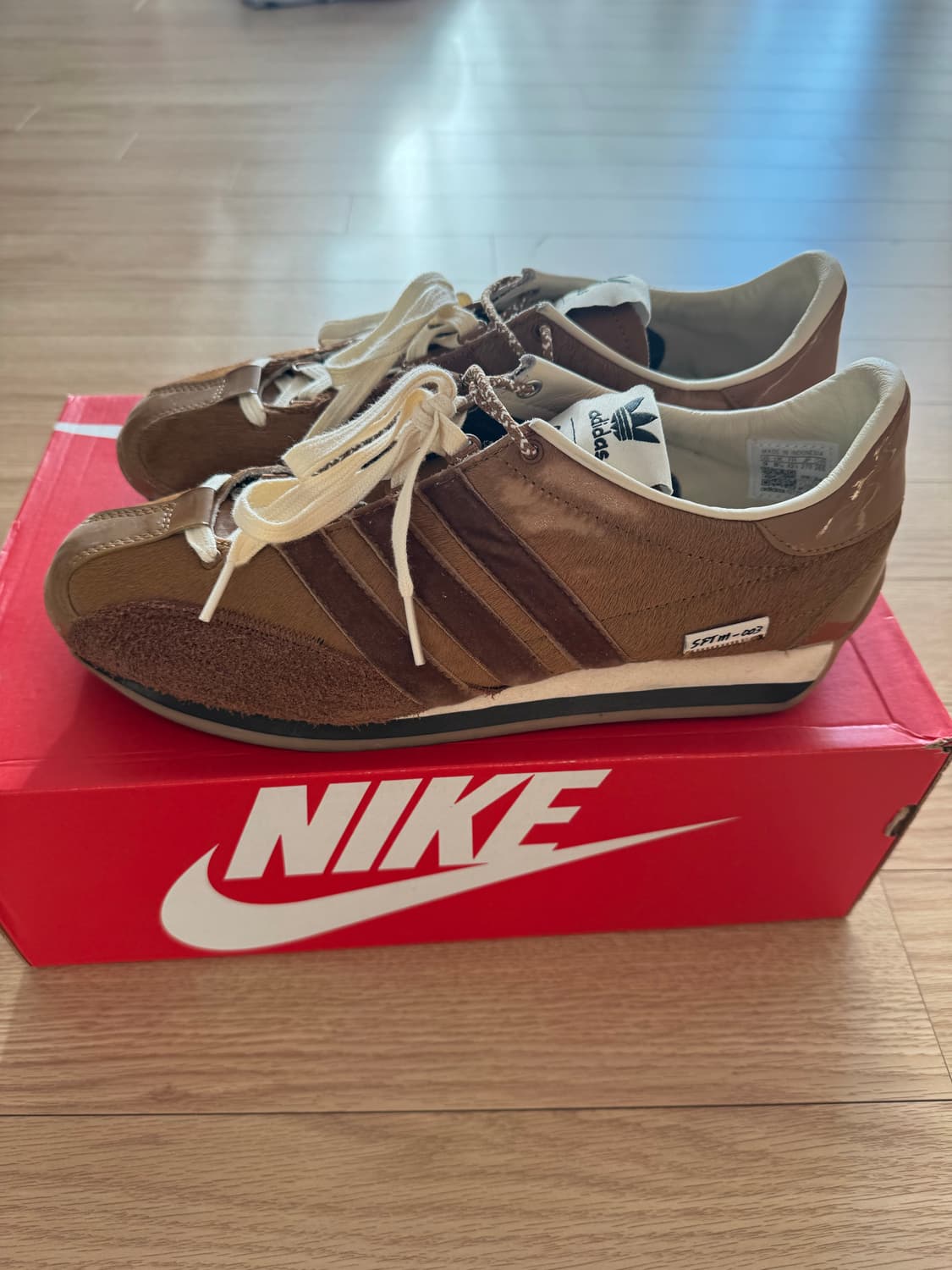 아디다스 송포더뮤트 컨트리 브라운 270 상품이미지5