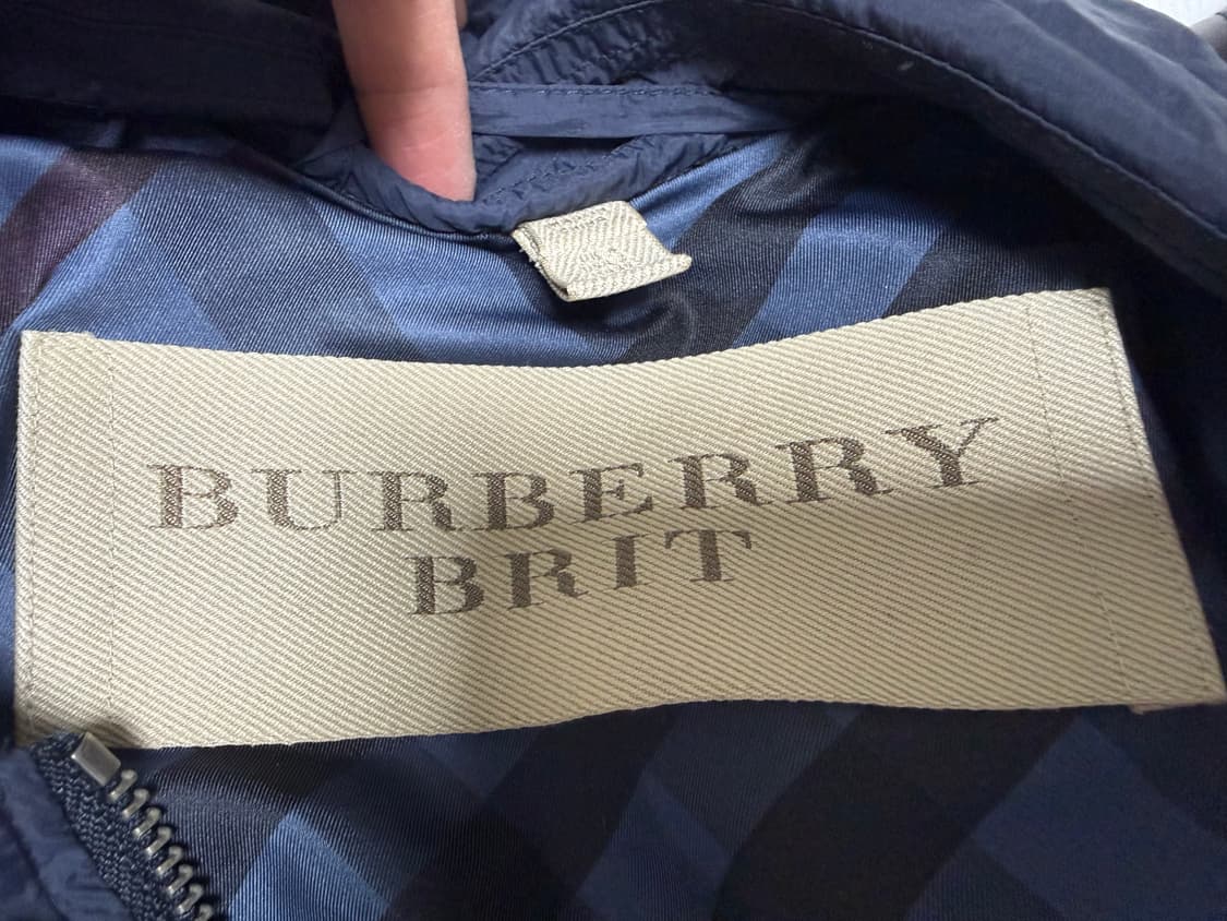 정품)버버리 바람막이 34 상품이미지3