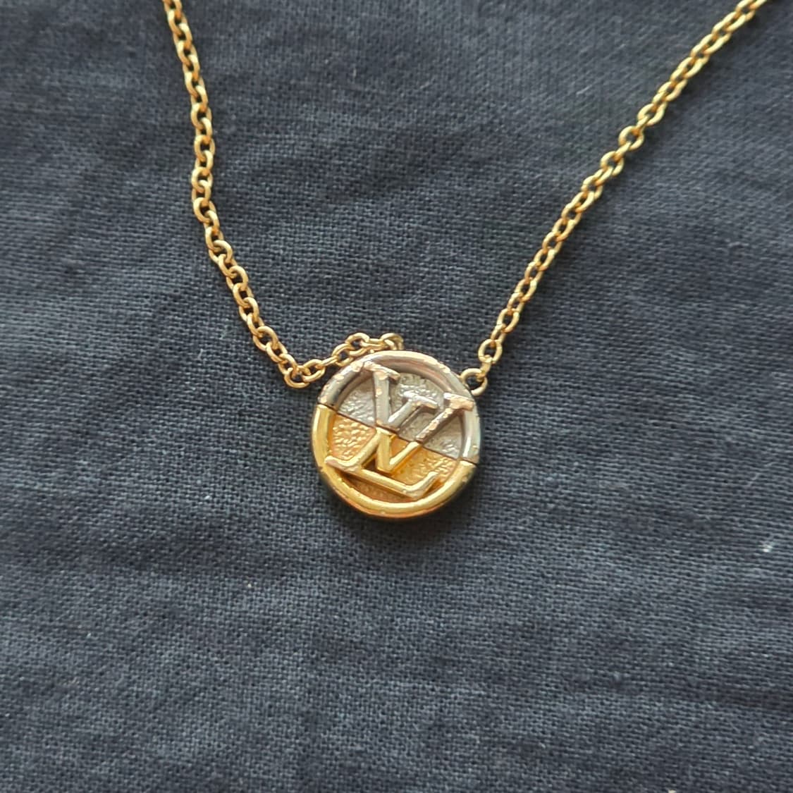 루이비통 콜리에 LV(L to V 엘투브이) 목걸이 상품이미지2