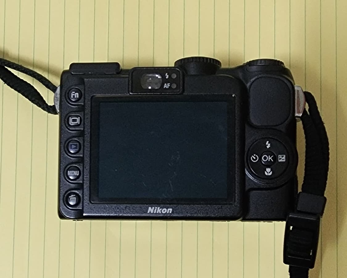 니콘 쿨픽스 P5100 12.1 메가픽셀 빈티지 디카 팝니다. 상품이미지3