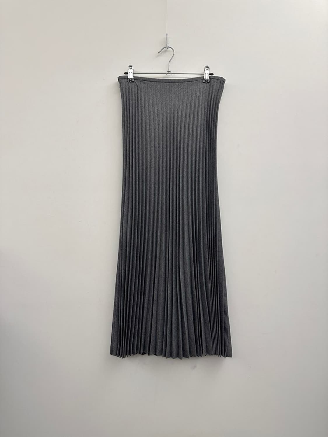Pleats shape long skirt / grey 상품이미지1