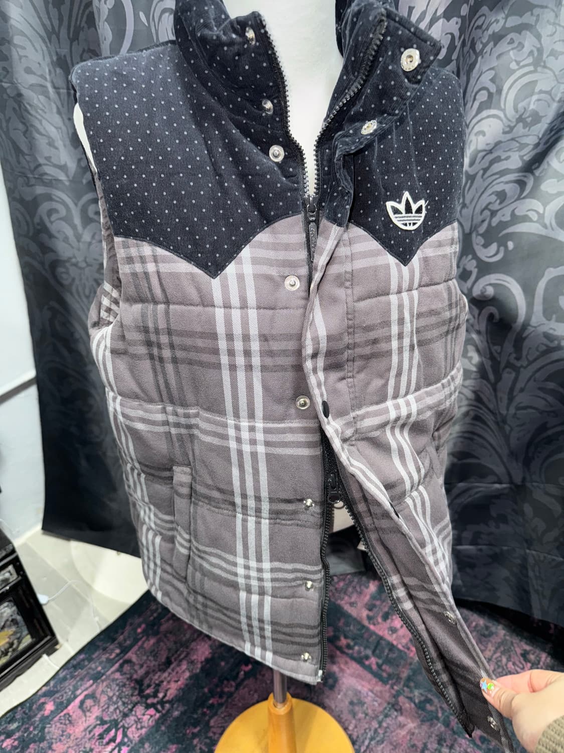 아디다스 도트 벨벳 체크 패딩조끼  상품이미지5