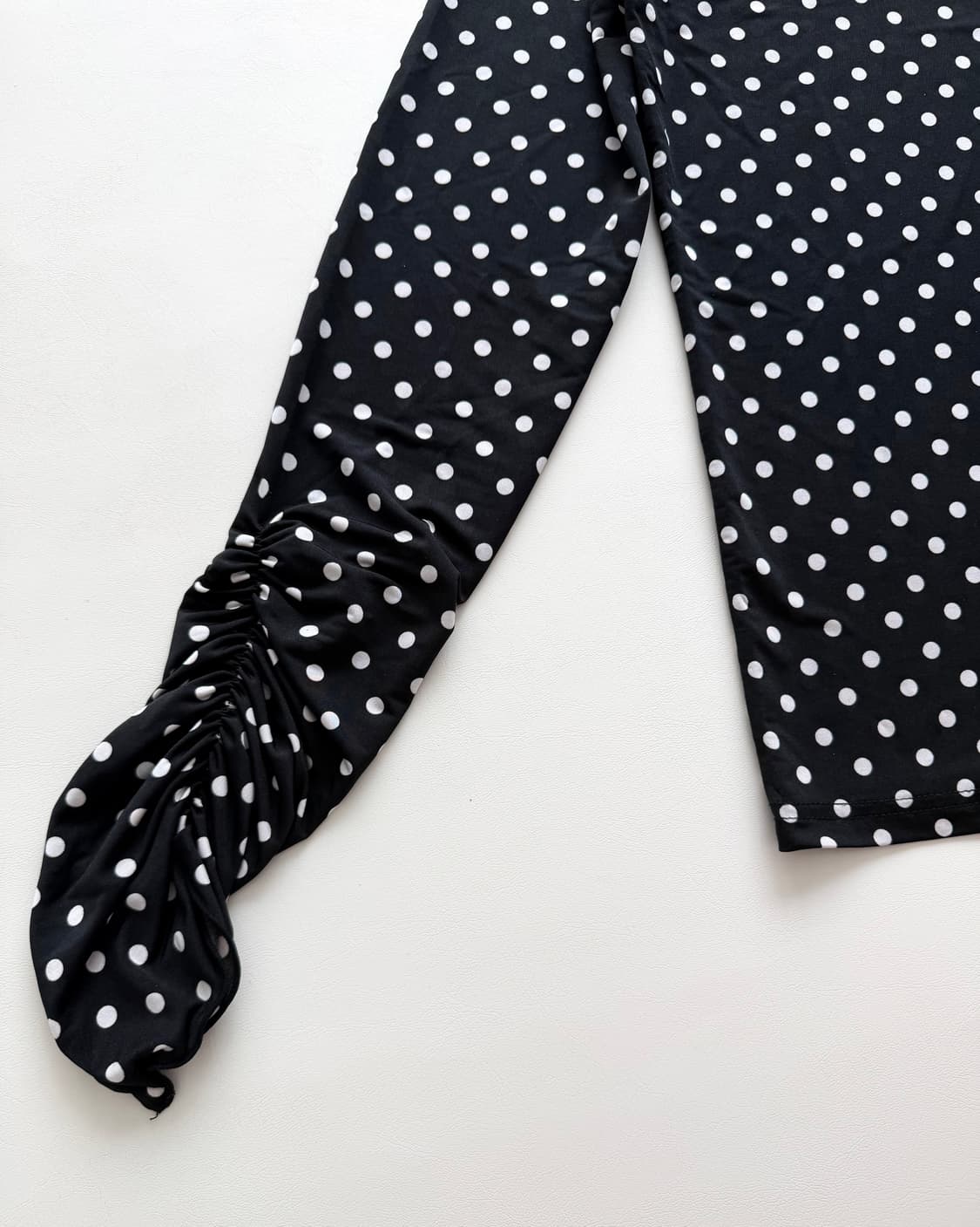 dewe dewe 셔링 긴 팔 땡땡이 상품이미지3