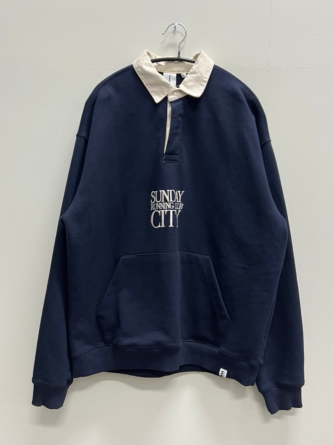 (3) 어반디타입 러닝클럽 럭비 맨투맨 다크네이비 상품이미지2