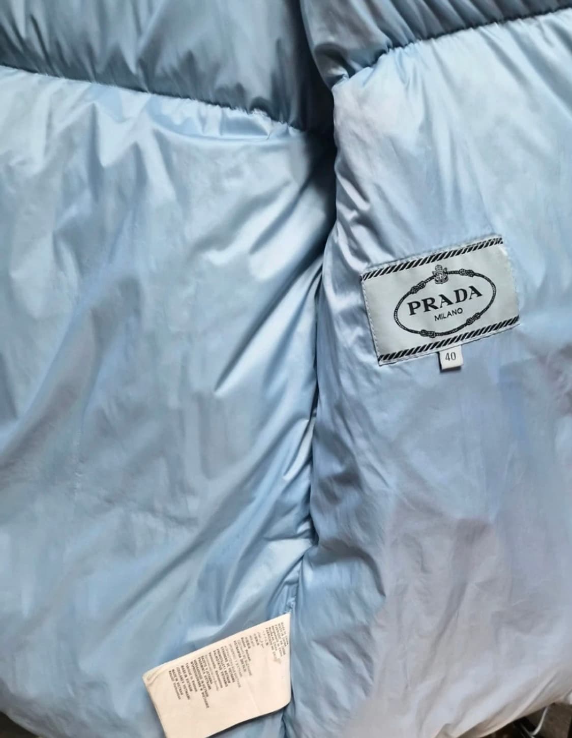 정품 프라다 리나일론 다운 패딩 상품이미지3