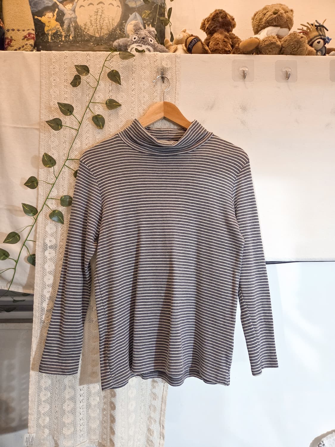 그레이 스트라이프 목폴라 슬리브 상품이미지1