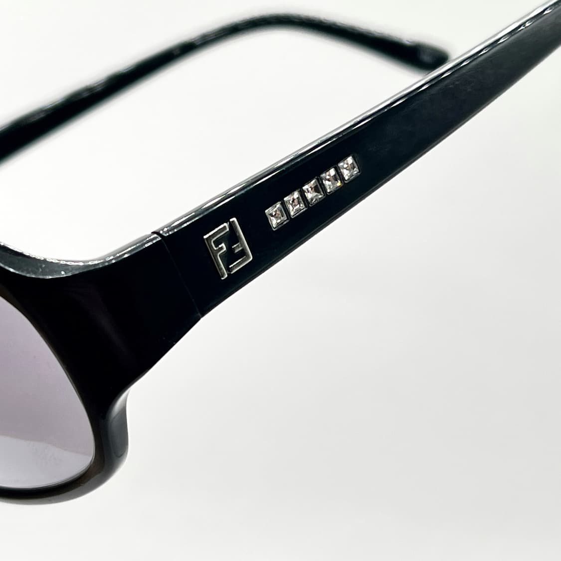 FENDI 펜디 큐빅 뿔테 선글라스 상품이미지4