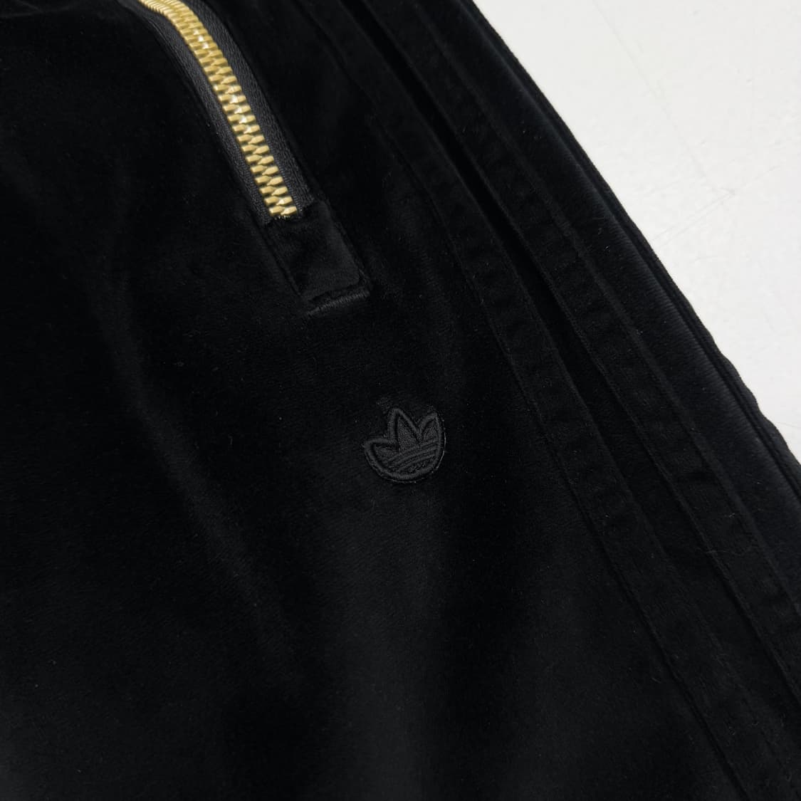 아디다스 신형 파이어버드 벨루어 벨벳 트랙팬츠 상품이미지3