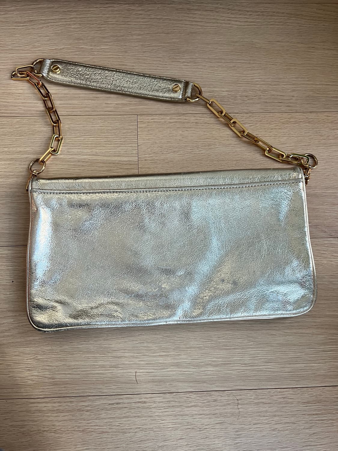 토리버치 골드 가죽 클러치 상품이미지3