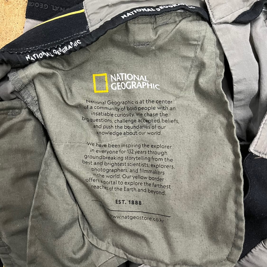[정품] 내셔널지오그래픽 카고 바지 회색 b8 상품이미지4