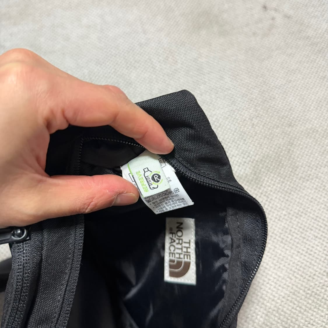 노스페이스 화이트라벨 블랙 웨이스트백 상품이미지4