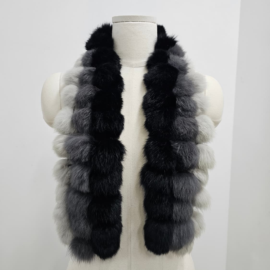 그라데이션 래빗퍼 폼폼 머플러  상품이미지3