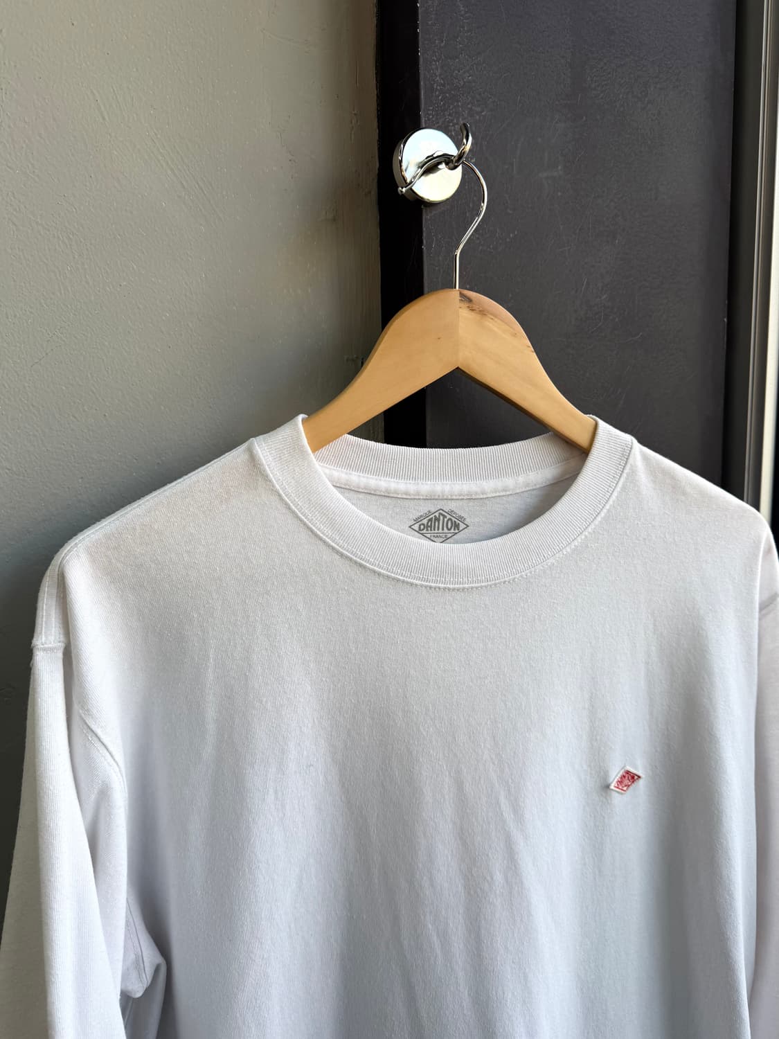 1/ 단톤 23SS 미니로고 슬리브 긴팔 상품이미지3