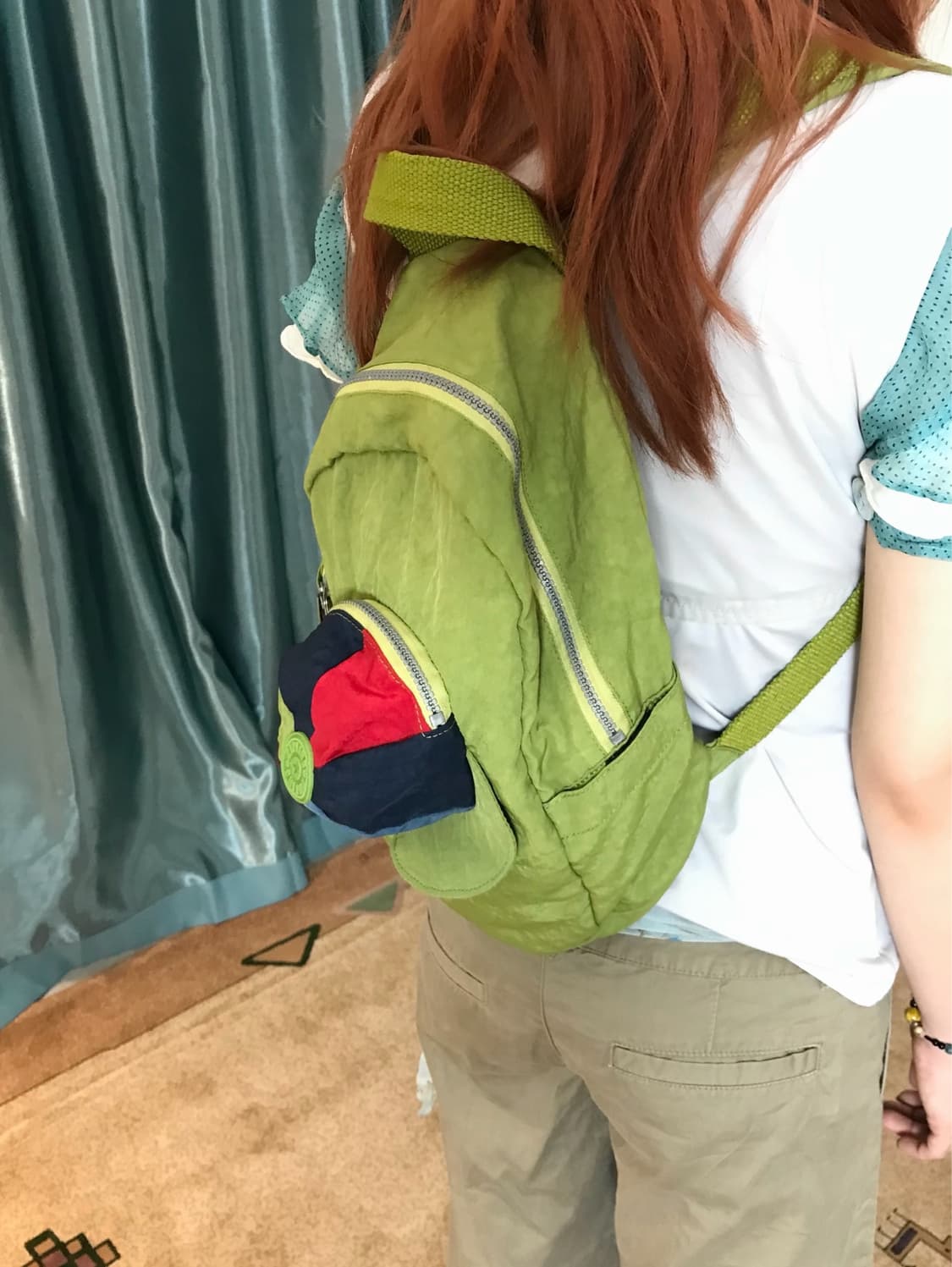 단추 포인트꩜ 도트 블라우스에 베이지 팬츠를 더해 아웃도어 키치 룩🍄 상품이미지3