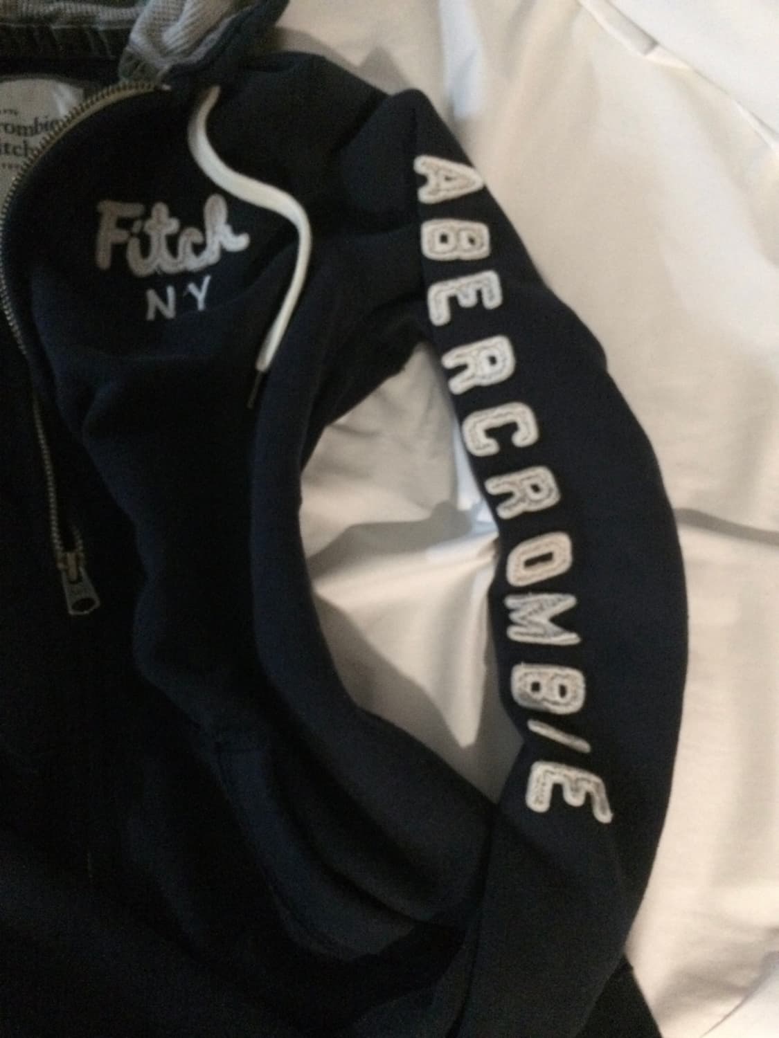 아베크롬비 네이비 딱붙 후드집업 사이드 레터링 상품이미지2