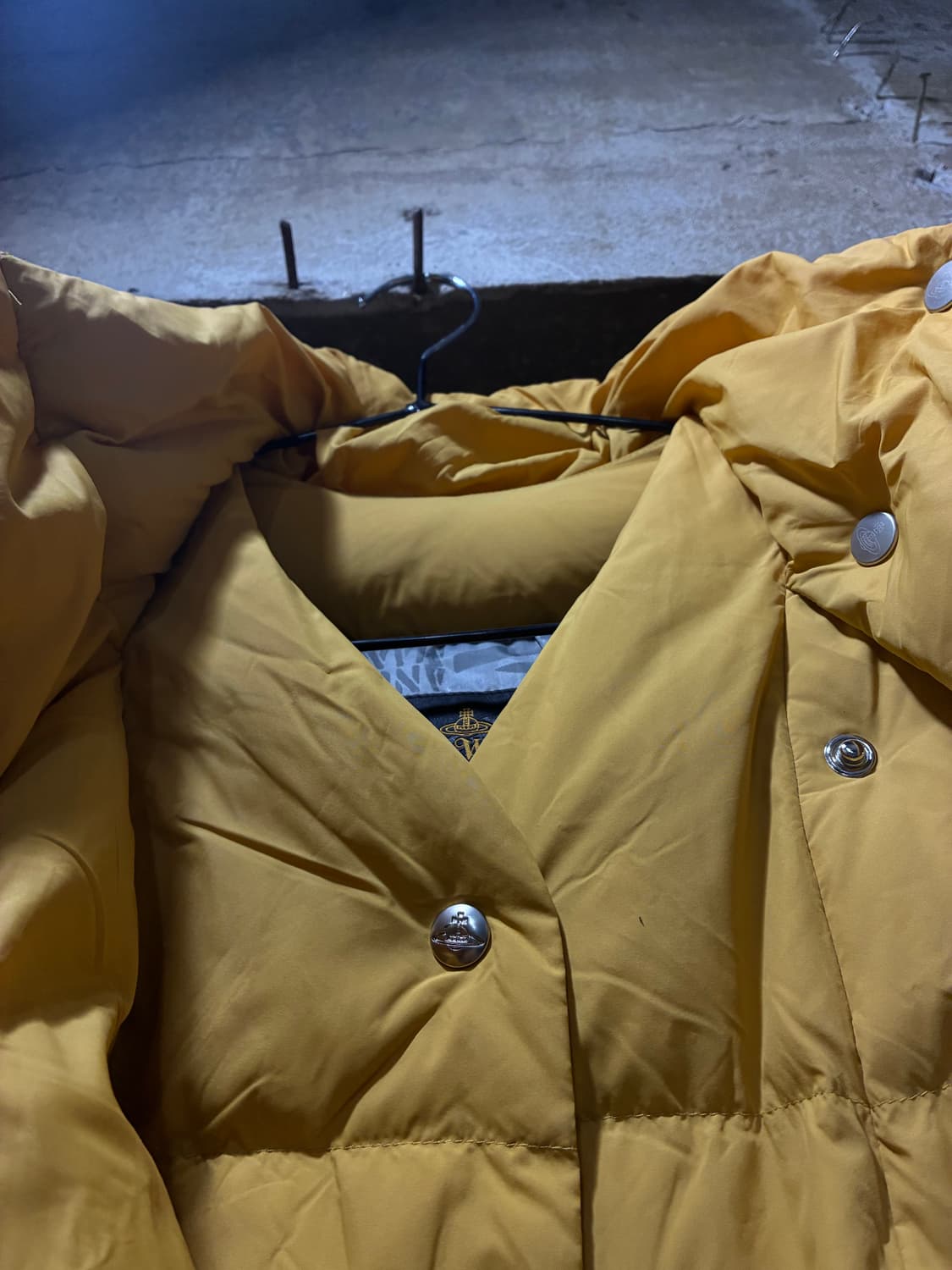 Vivienne Westwood 비비안 웨스트우드 사선 다운 패딩 상품이미지5