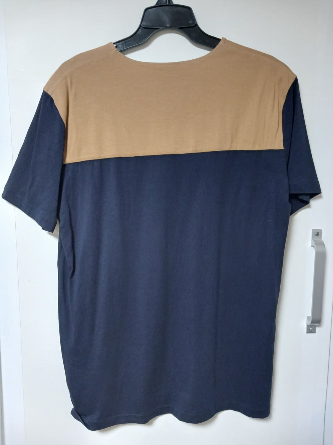 COS 남색/베이지 배색 반팔 티셔츠 상품이미지2