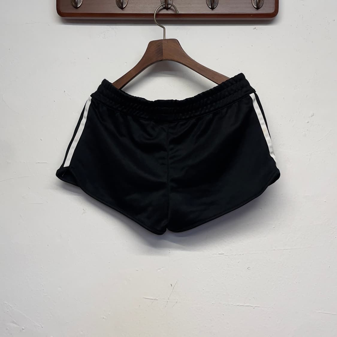 아디다스 (우먼) 돌핀 반바지   상품이미지3