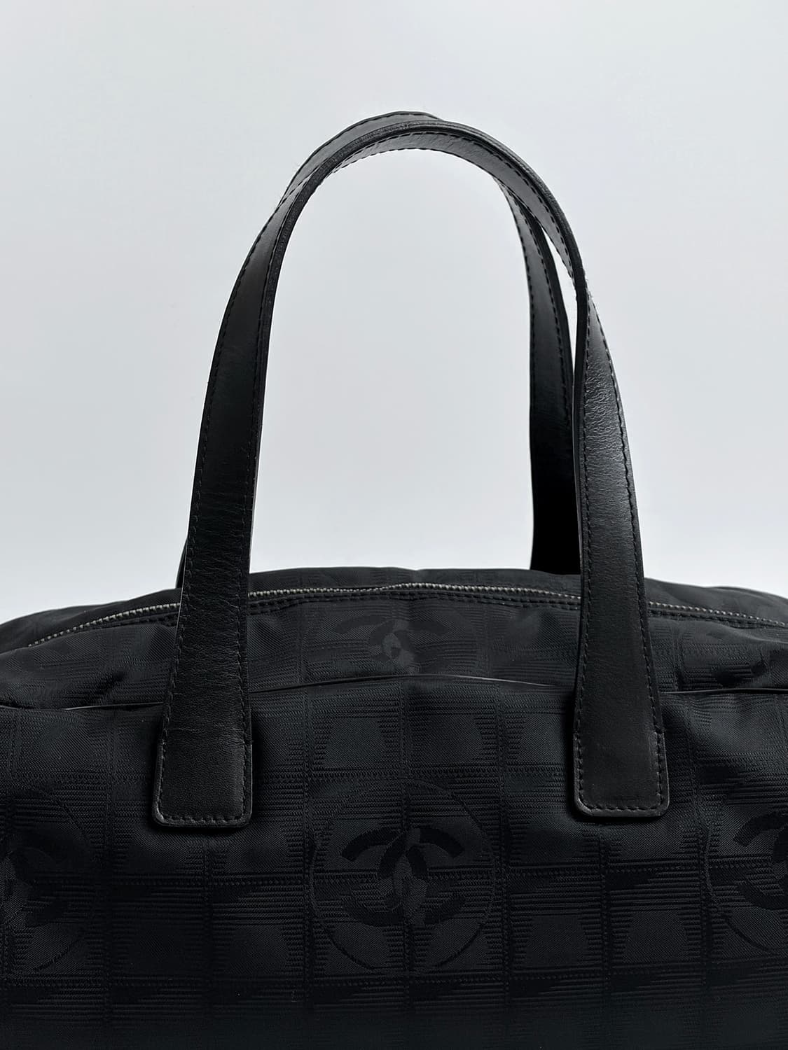 샤넬 뉴트래블라인 바게트 토트백 판매합니다. 상품이미지2