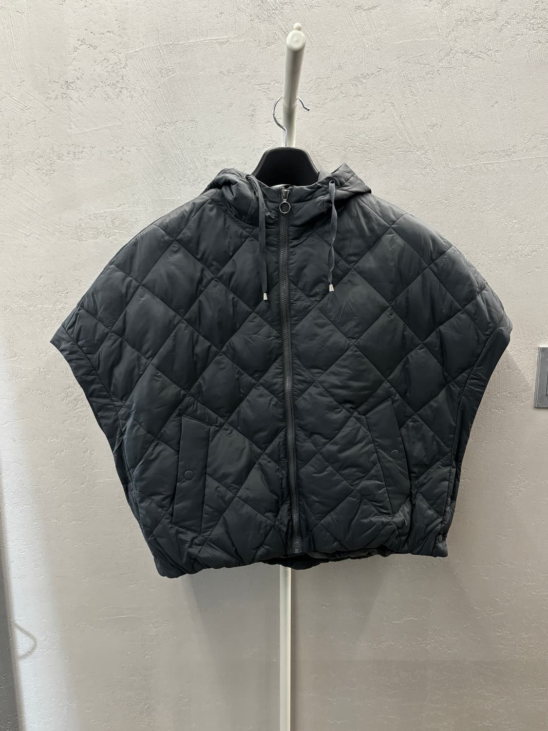 MICHAEL BASTIAN 퀼팅 후드 베스트 상품이미지2