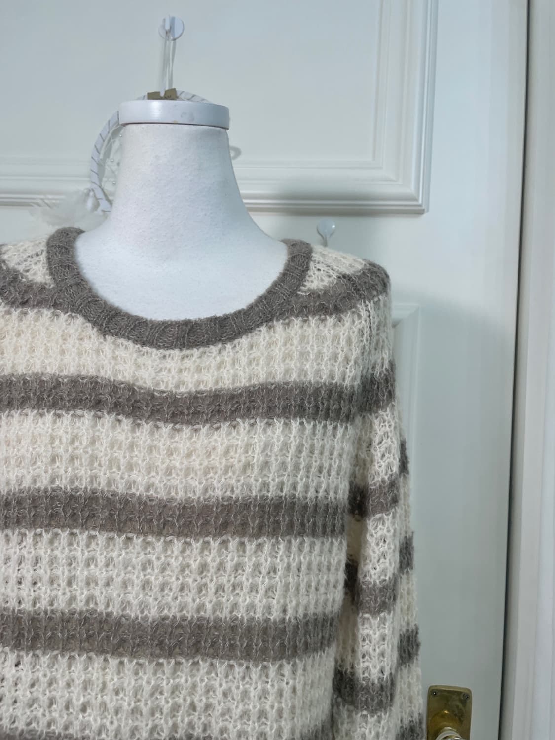 ivory khaki stripe regaln loose sweater 상품이미지6
