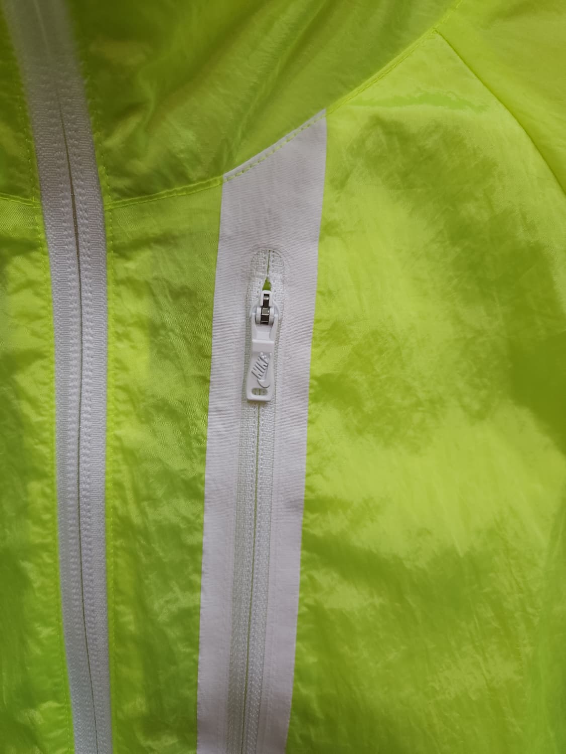 나이키 테크 에어로쉴드 모토 케이프

 상품이미지3