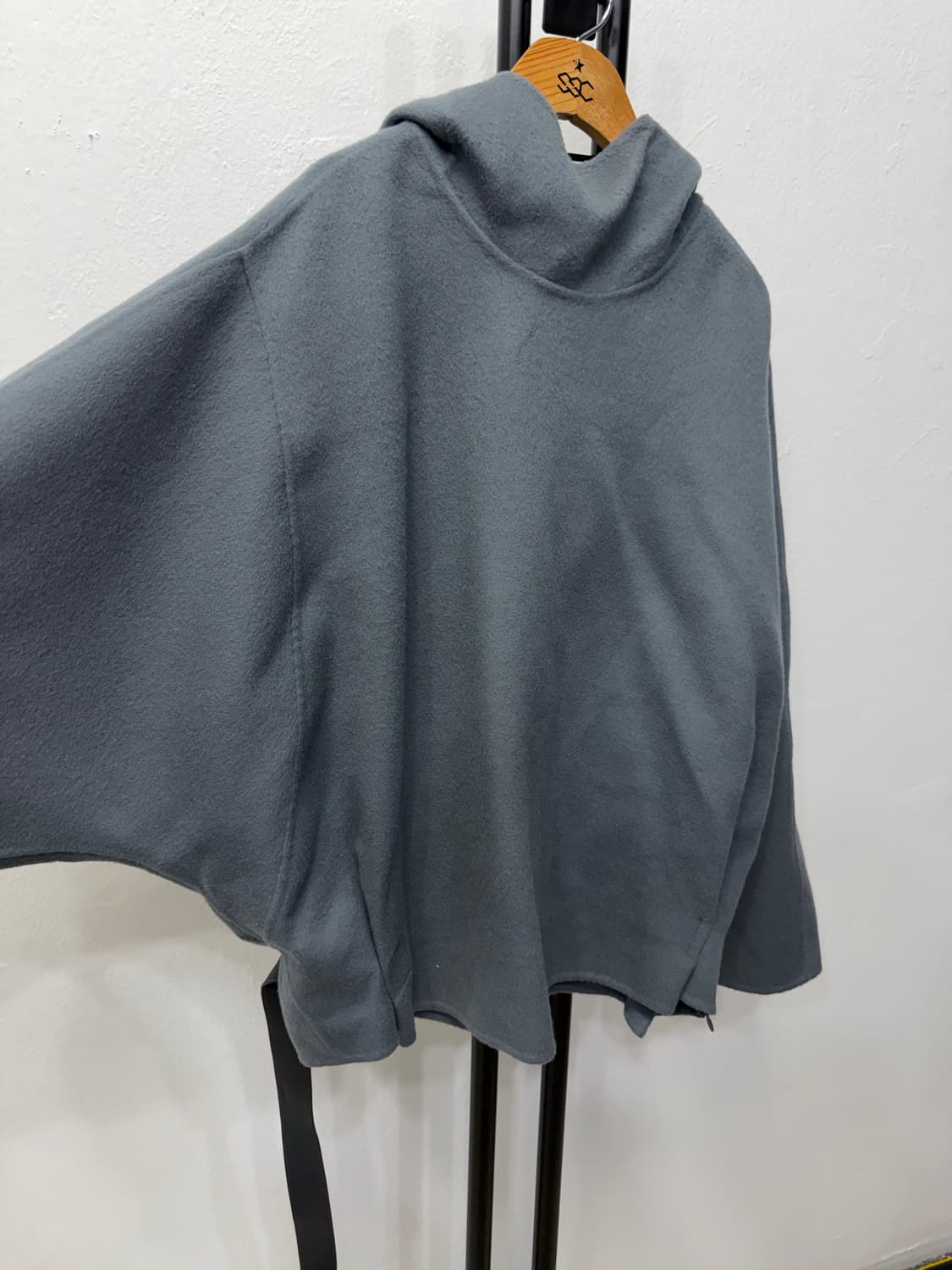 정품) LANVIN 랑방 한섬 가죽 디테일 후드니트 82 상품이미지2