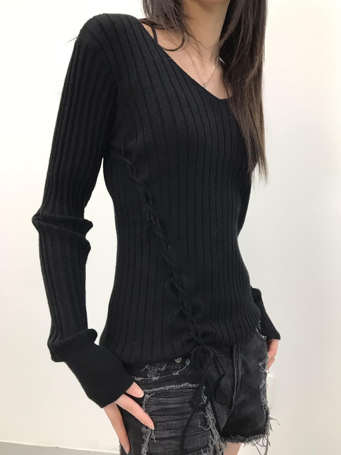 Shinnosuke Ribbed Black Long Sleeve 상품이미지1