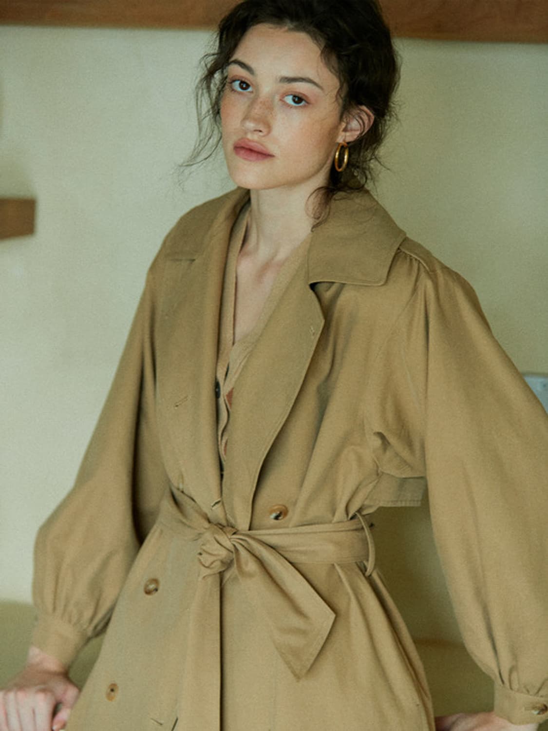 아크로 akro 트렌치코트 베이지 hooded coat 수지 코트 상품이미지1