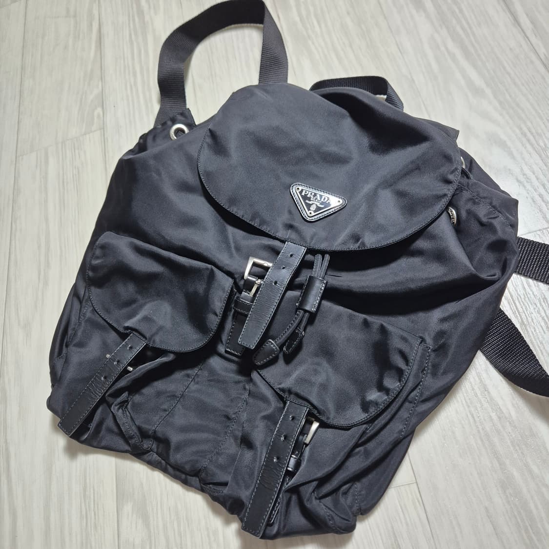 (정품) 프라다 나일론 미디움 백팩 상품이미지1
