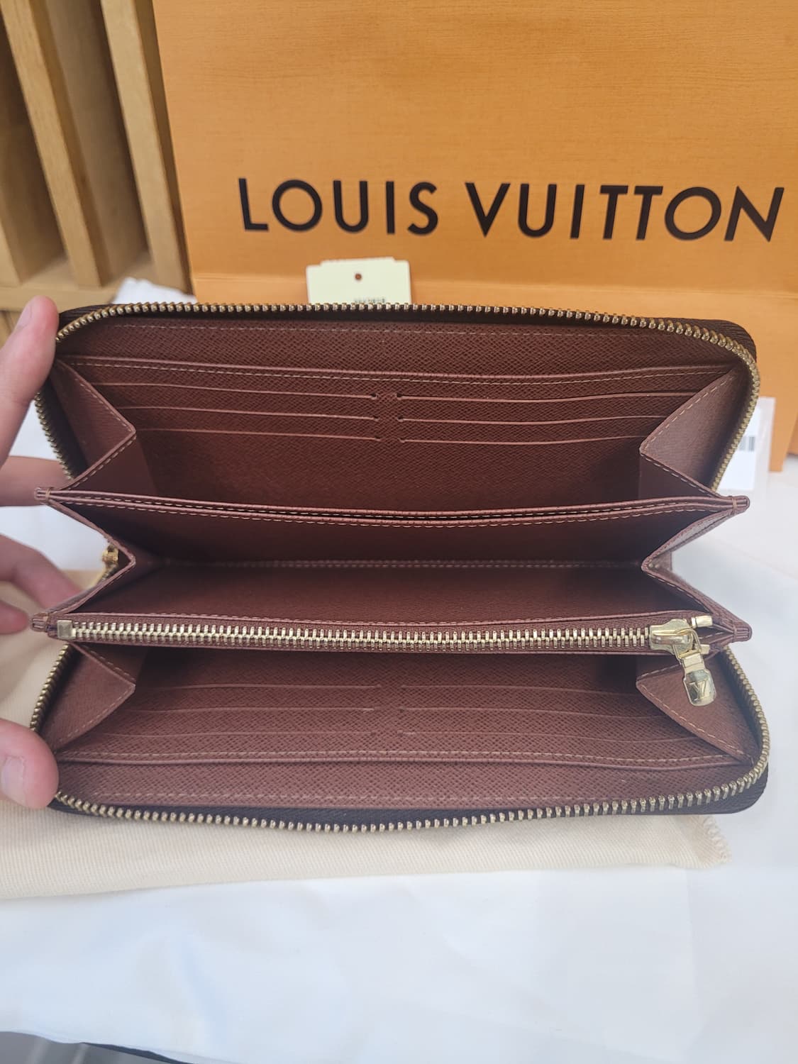 (미사용 새상품) 루이비통 지퍼 장지갑 상품이미지10
