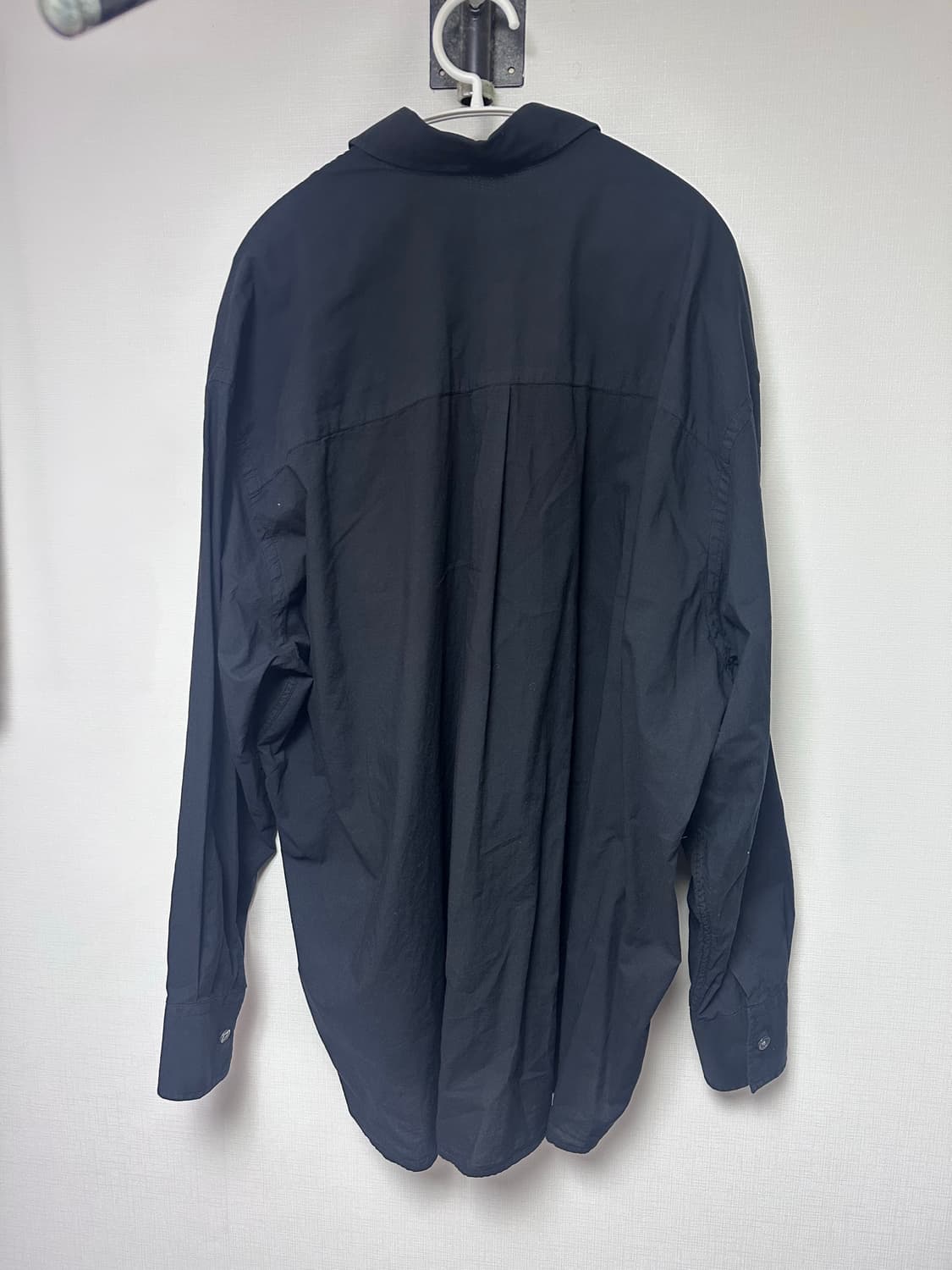 아워레가시 버로우드 블랙 셔츠 상품이미지5