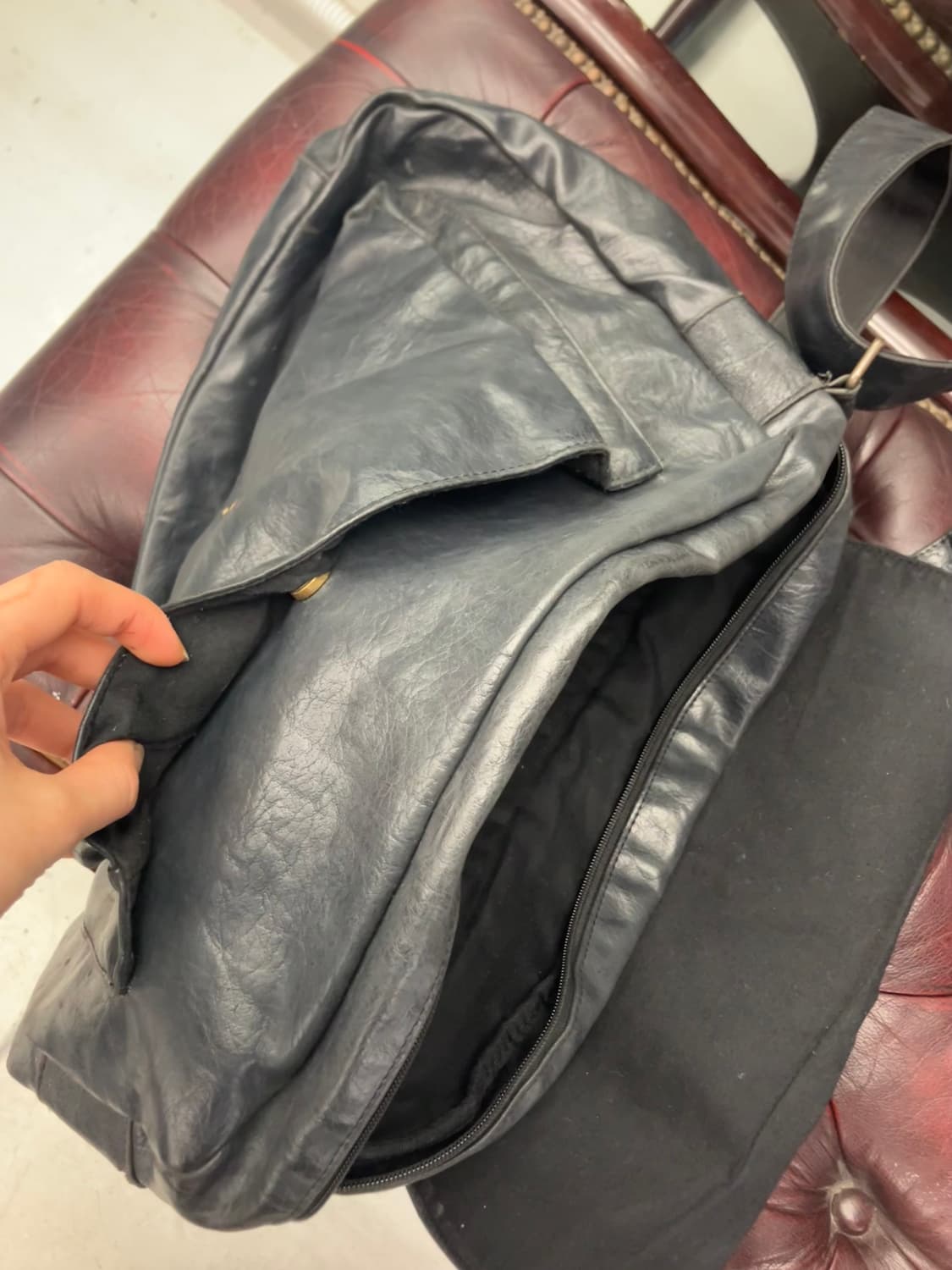 레더 스터드 크로스백  상품이미지2