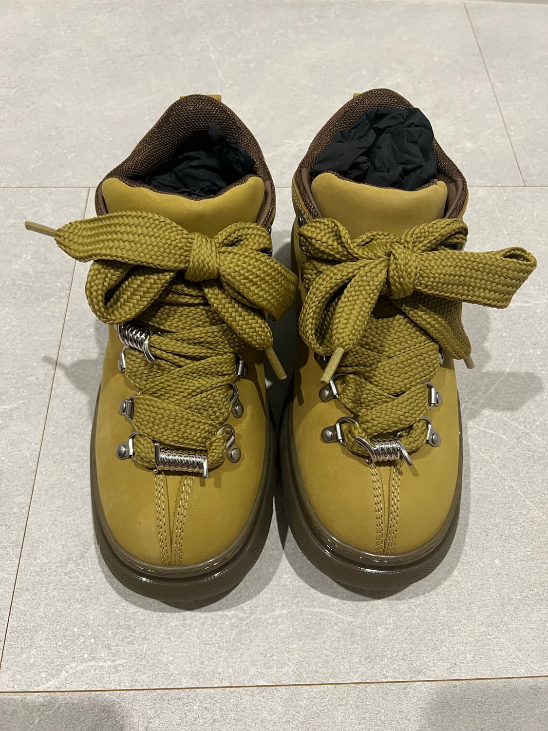 [새제품][40] 버버리 누벅 트랙부츠 상품이미지1