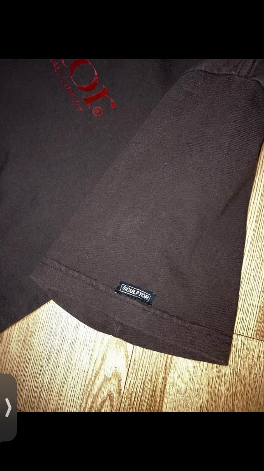 스컬프터 티셔츠 Metallic Serif Logo Tee Brown 상품이미지5