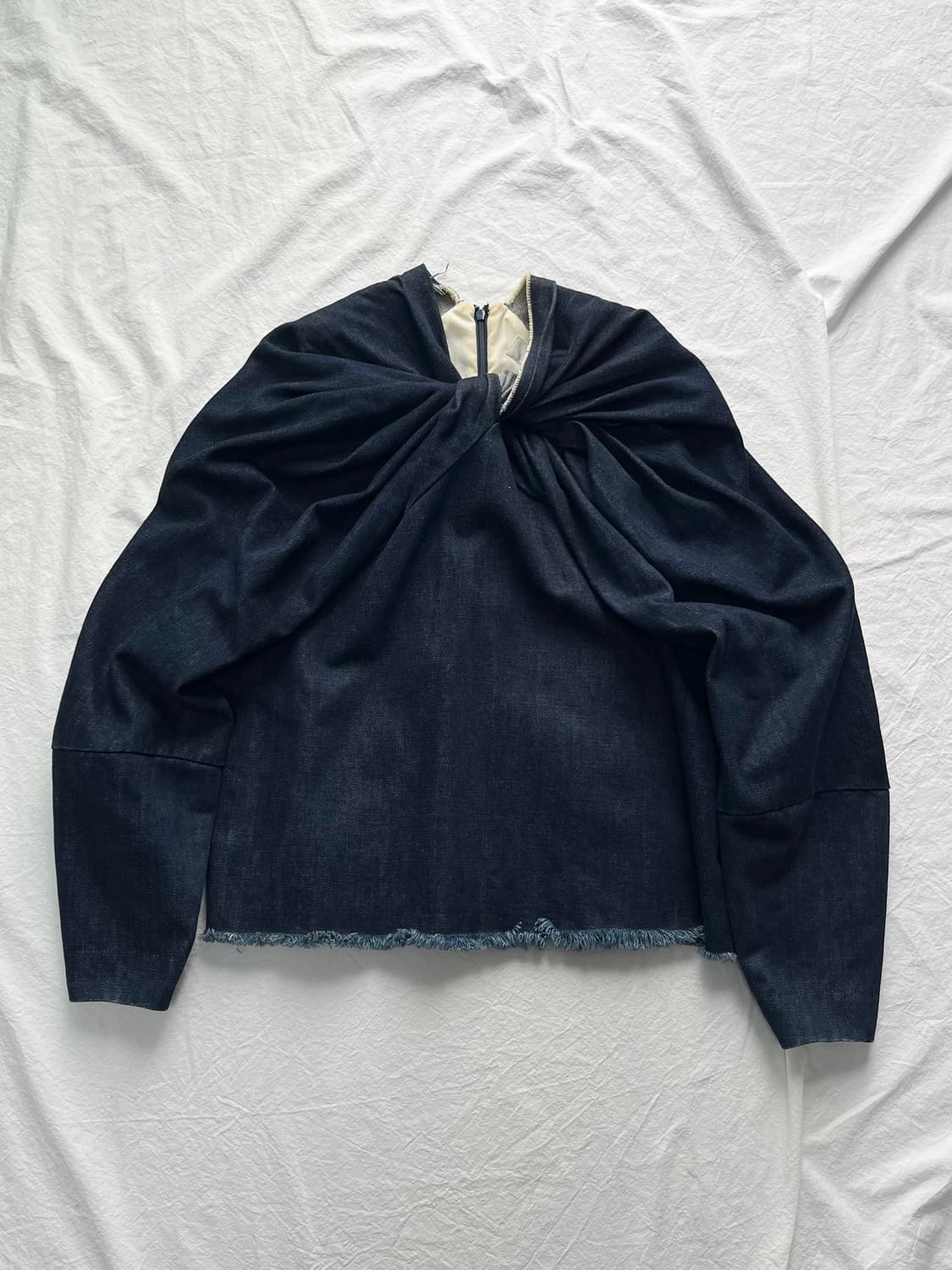 [0] 언유즈드 14aw 데님 드레이핑 컷오프 풀오버 상품이미지1