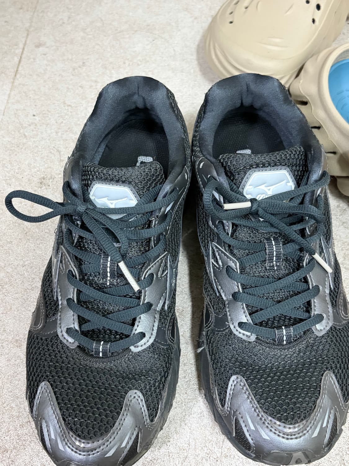 미즈노 웨이브 라이더 10 블랙 상품이미지3