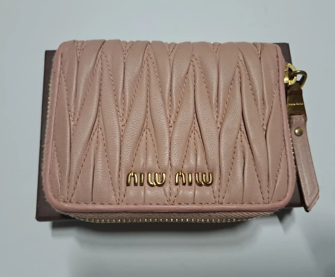Miumiu 미우미우 마틀라세 핑크 지퍼 반지갑 상품이미지2