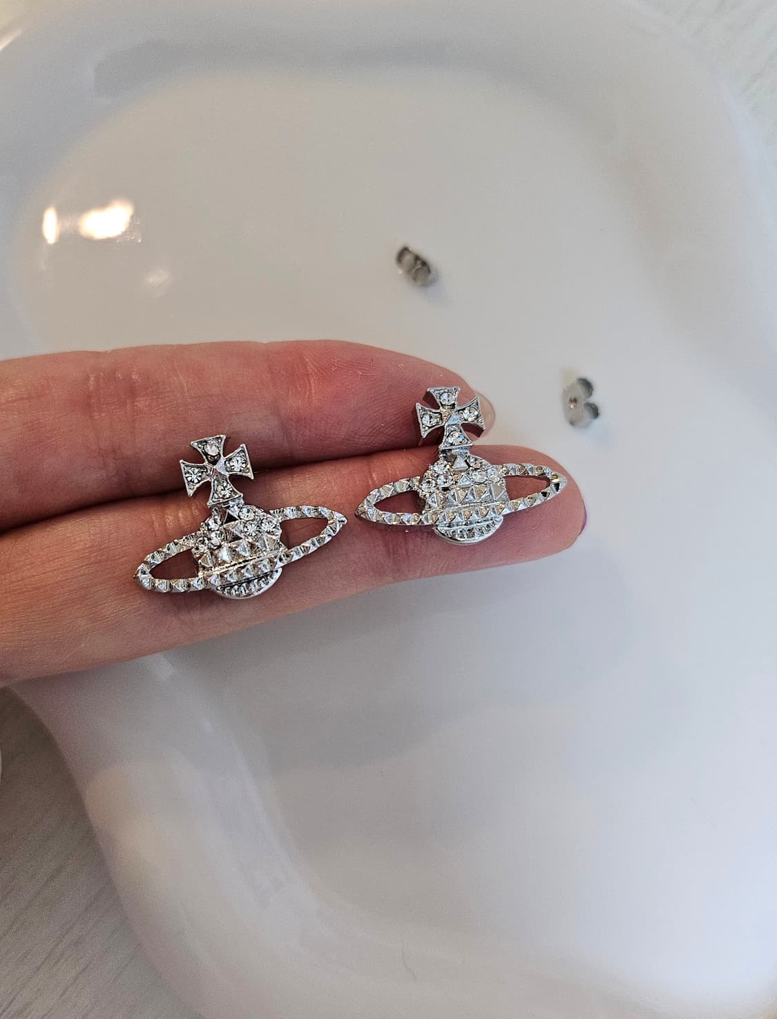 비비안웨스트우드 업사이클링 은장 스터드 귀걸이 상품이미지5