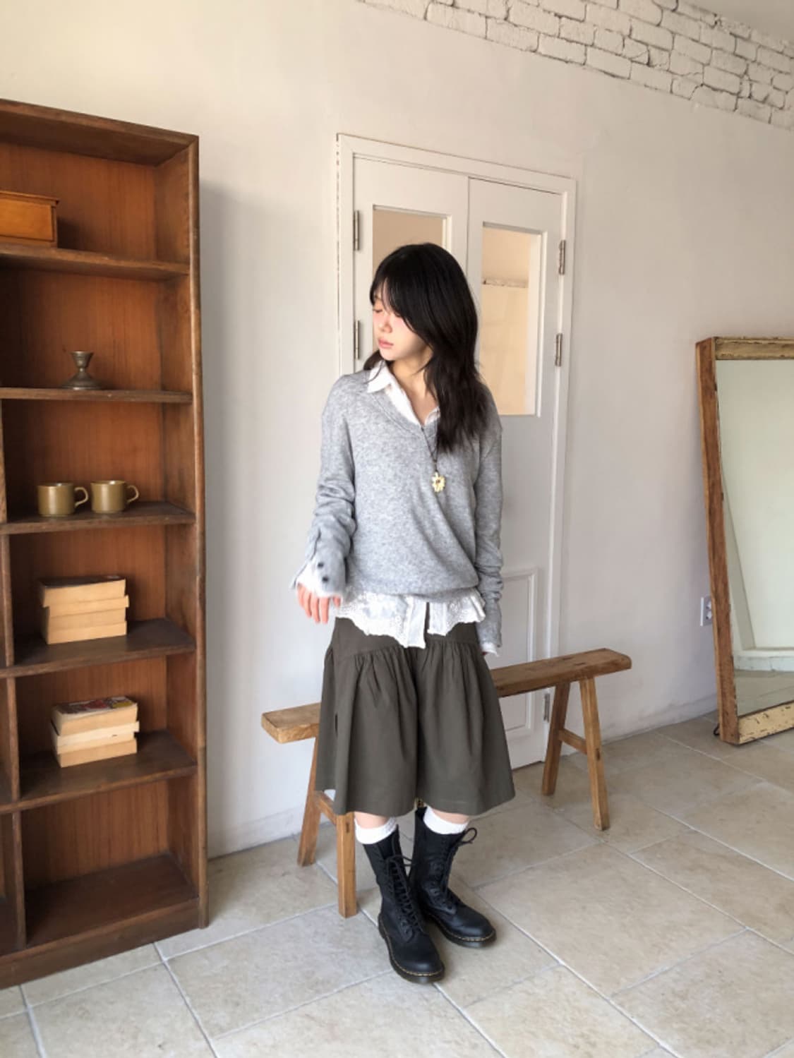 서울베이스드 버튼 브이넥 니트  상품이미지6