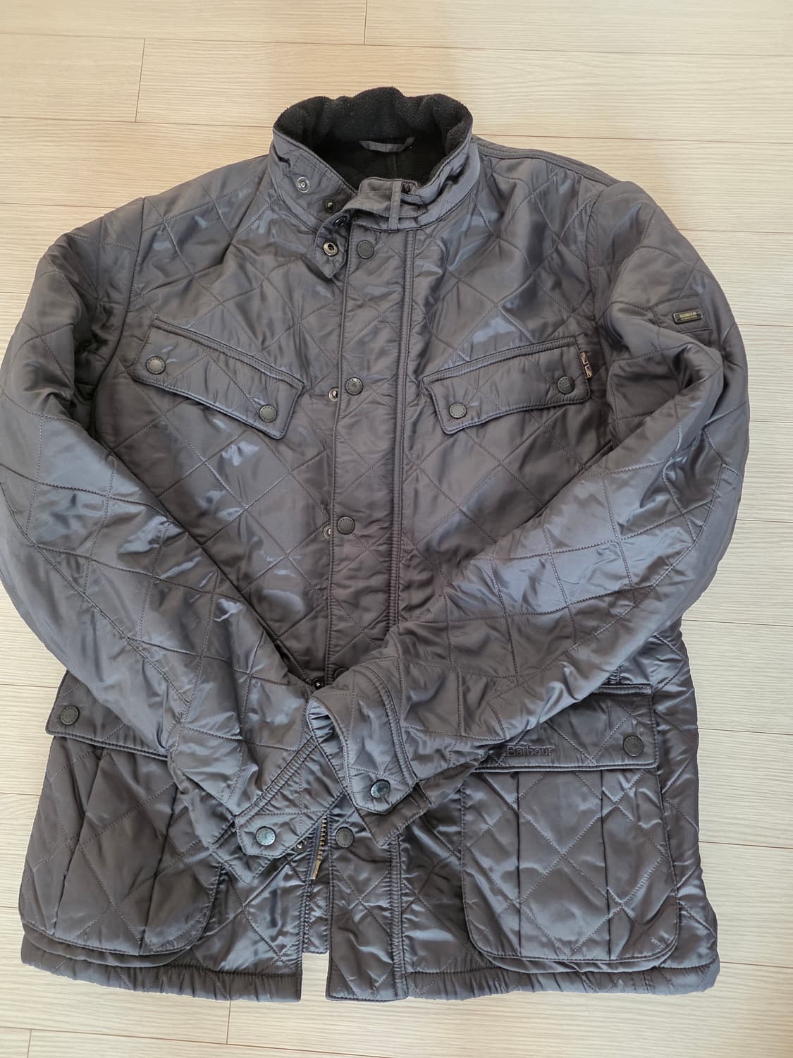 바버 인터내셔널 아리엘 폴라퀼팅 자켓 차콜 L(100-105) 상품이미지3