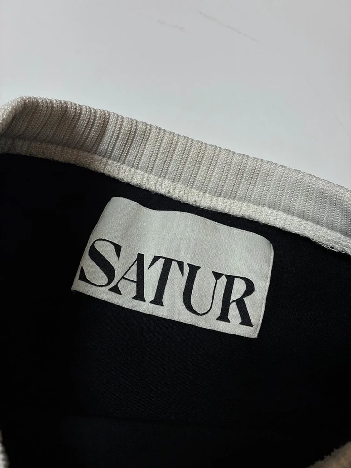 세터 SATUR 로고 자수 보야지 반팔 티셔츠 PN8616 상품이미지7