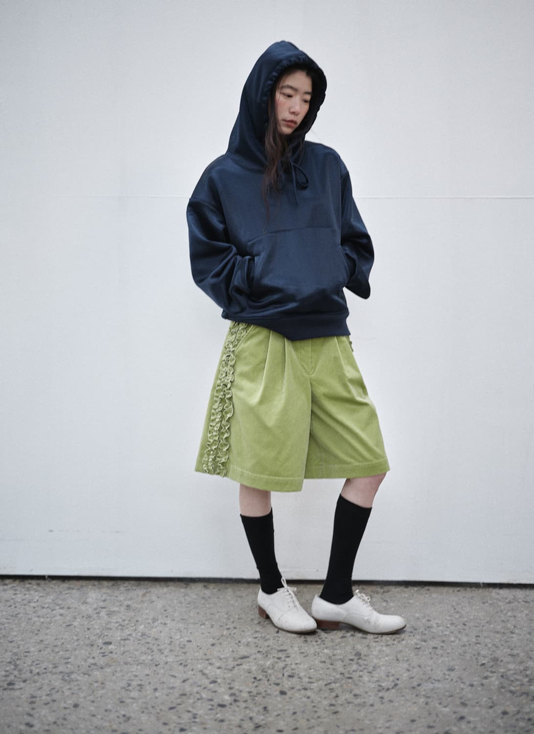 생긴스튜디오 팬츠 판매합니다 상품이미지1