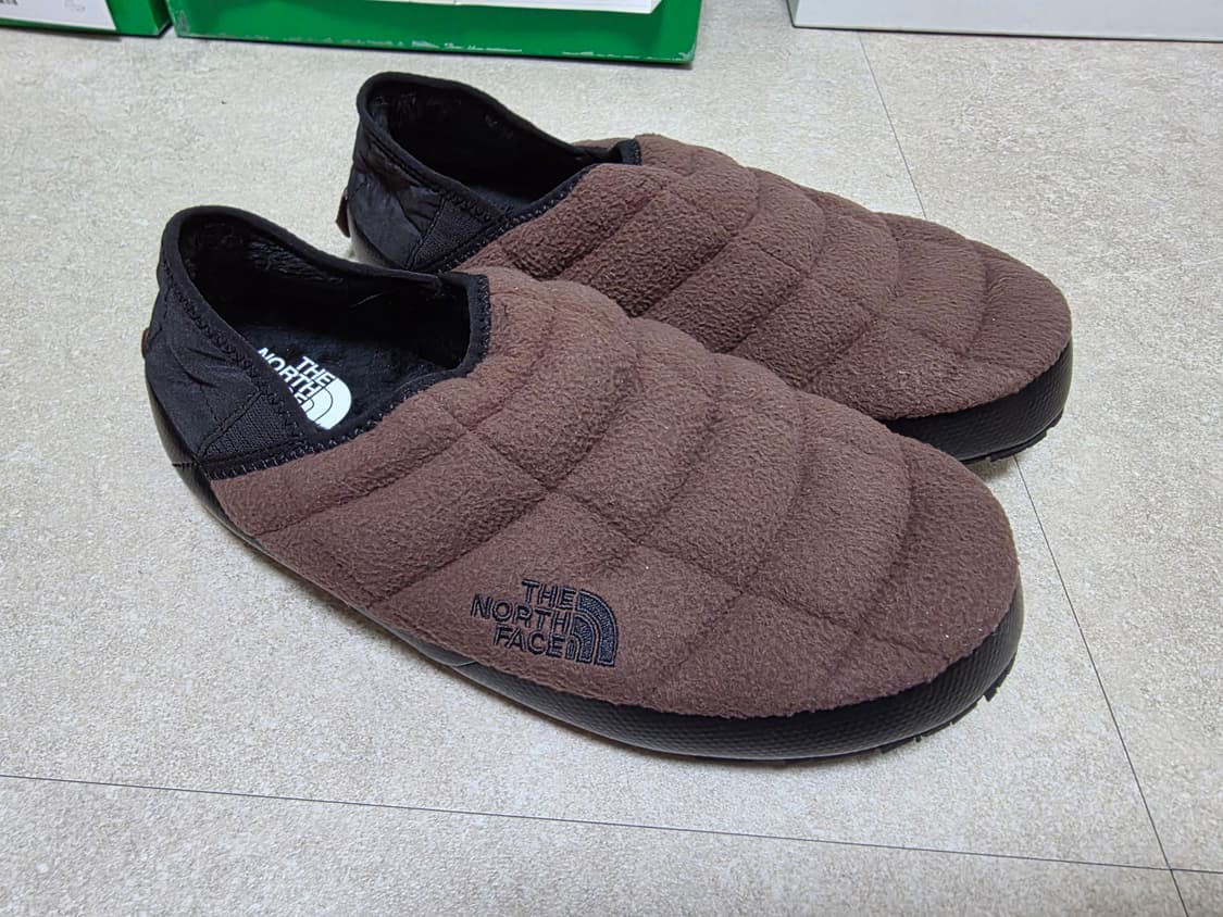 노스페이스 써모볼 트랙션 뮬 V 데날리 다크 오크 TNF 블랙 us 10 상품이미지5