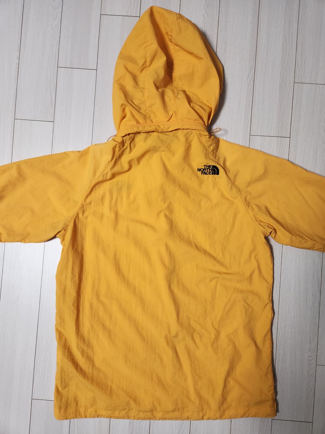 노스페이스 머스타드 옐로우 히든 후드 경량 바람막이 사이즈95m

여러  상품이미지10