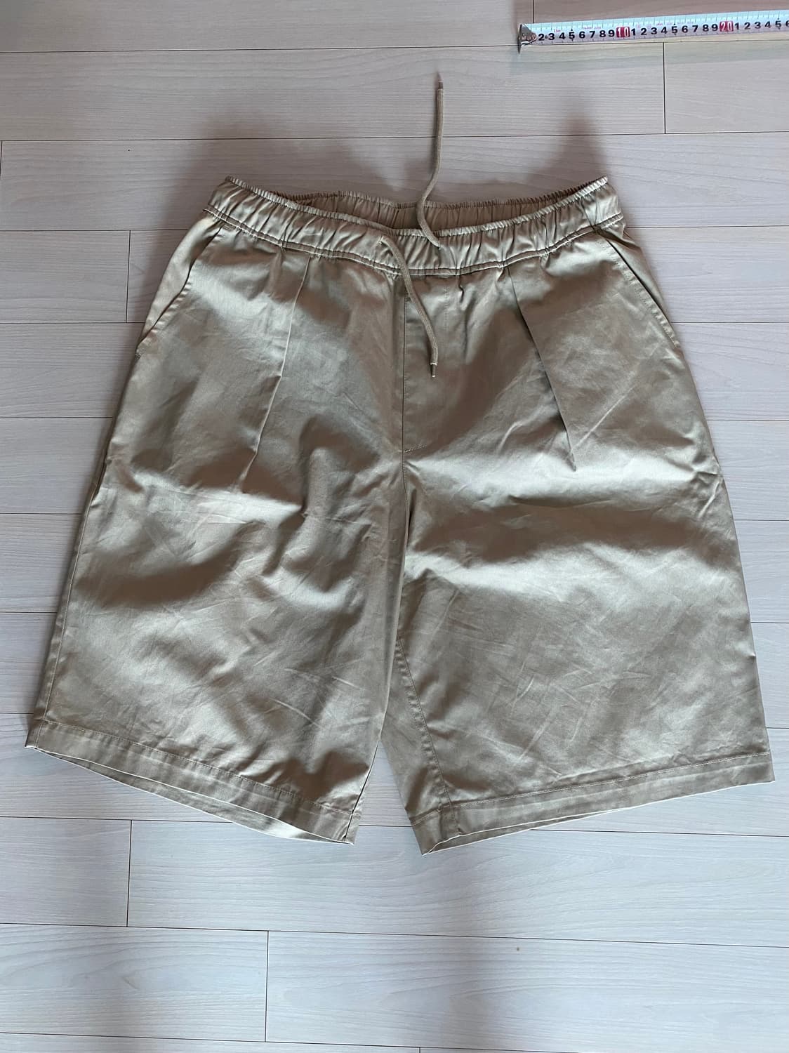 노드아카이브 (새상품) 와이드 테이퍼드 밴딩 버뮤다 팬츠 (라이트 카키) 상품이미지3