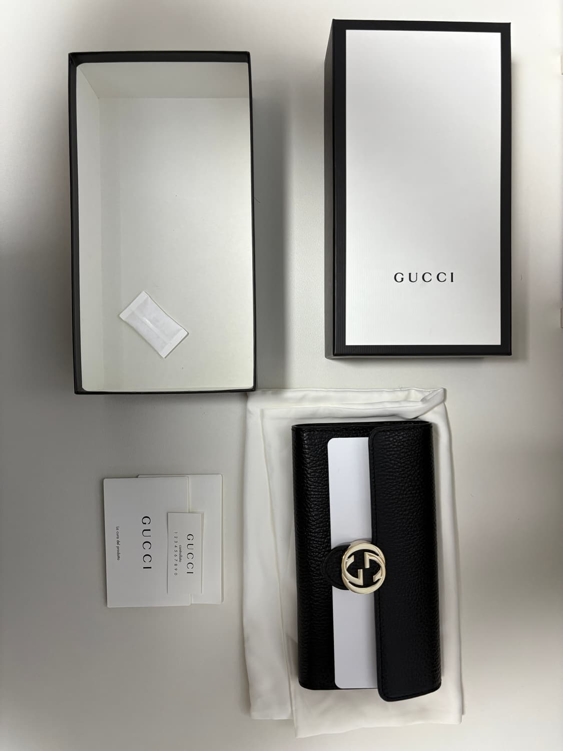 구찌 블랙 레더 인터로킹 지갑 598166 상품이미지1